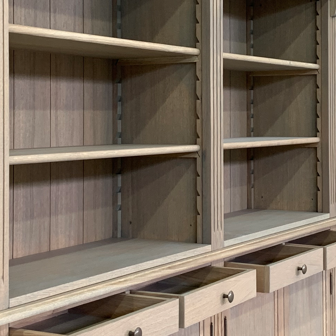 Biblioteca lemn masiv stejar PL 06 detaliu 5