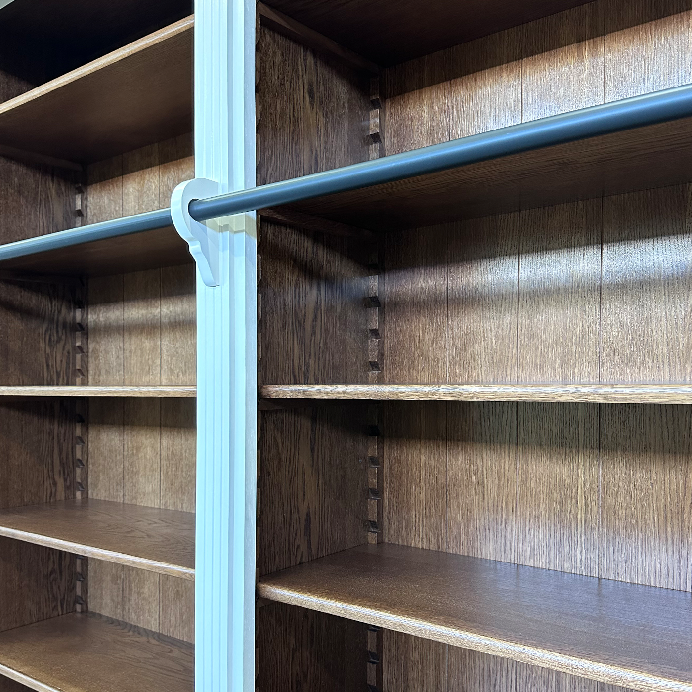 Biblioteca lemn masiv stejar MC 159 detaliu 7