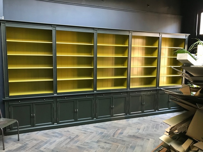 Biblioteca lemn masiv MC 31 negru detaliu 3