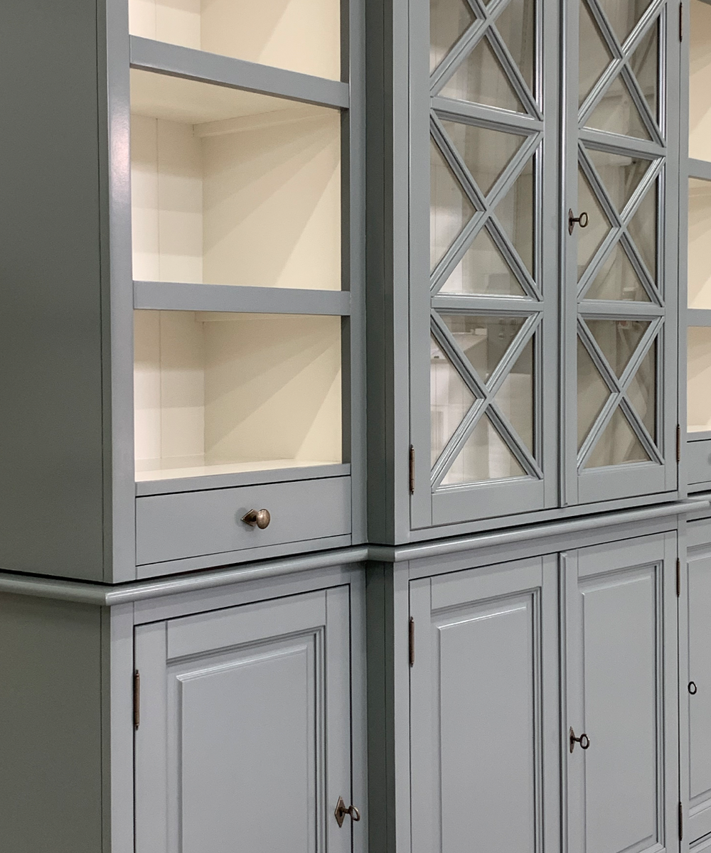 vitrina lemn masiv MC 137 detaliu 4