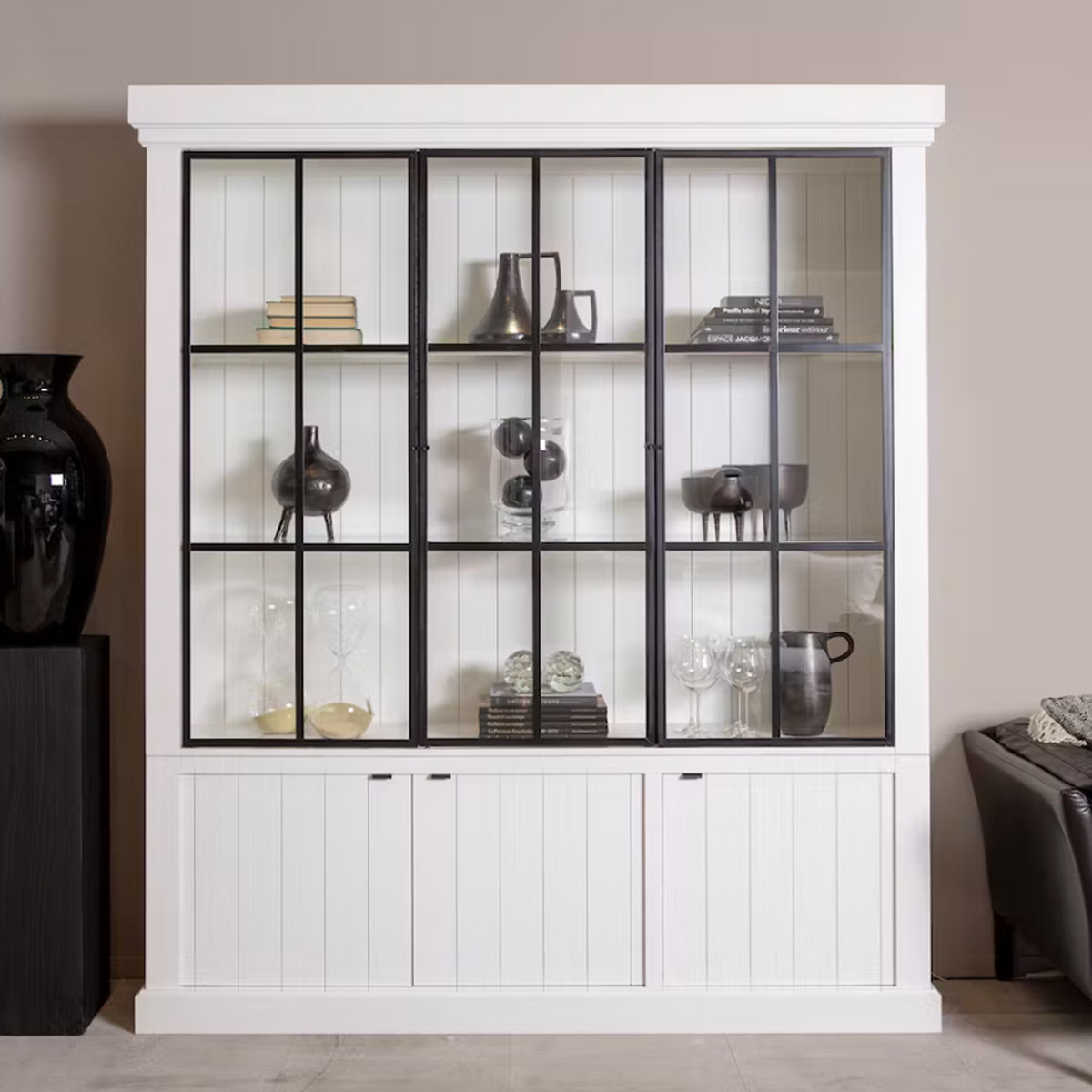 Vitrina lemn masiv MC 18 W usi metal negru vedere principala
