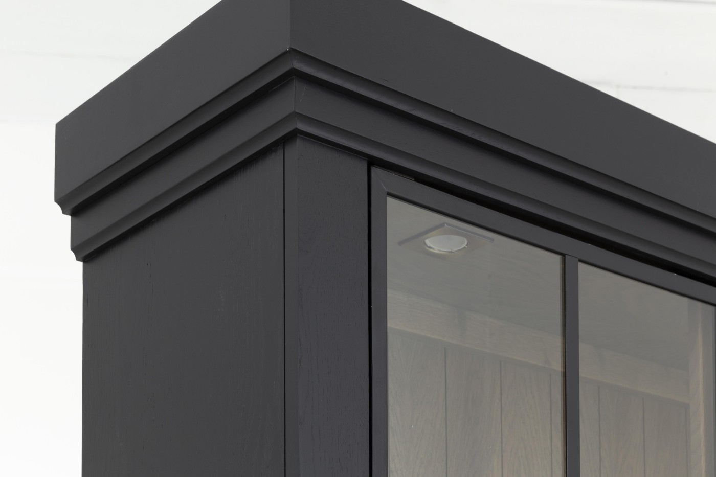 Vitrina lemn masiv MC 19 B cu usi metal negru - detaliu 8