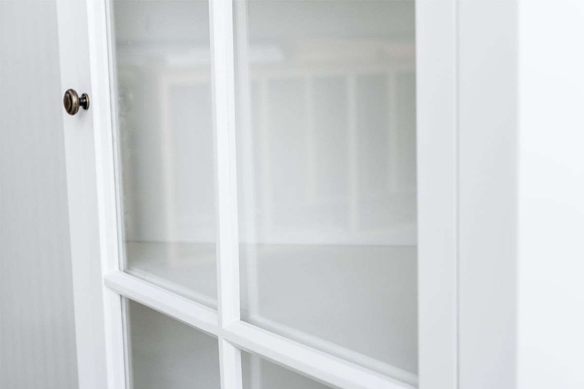 Vitrina colt lemn masiv MC 09 detaliu 6