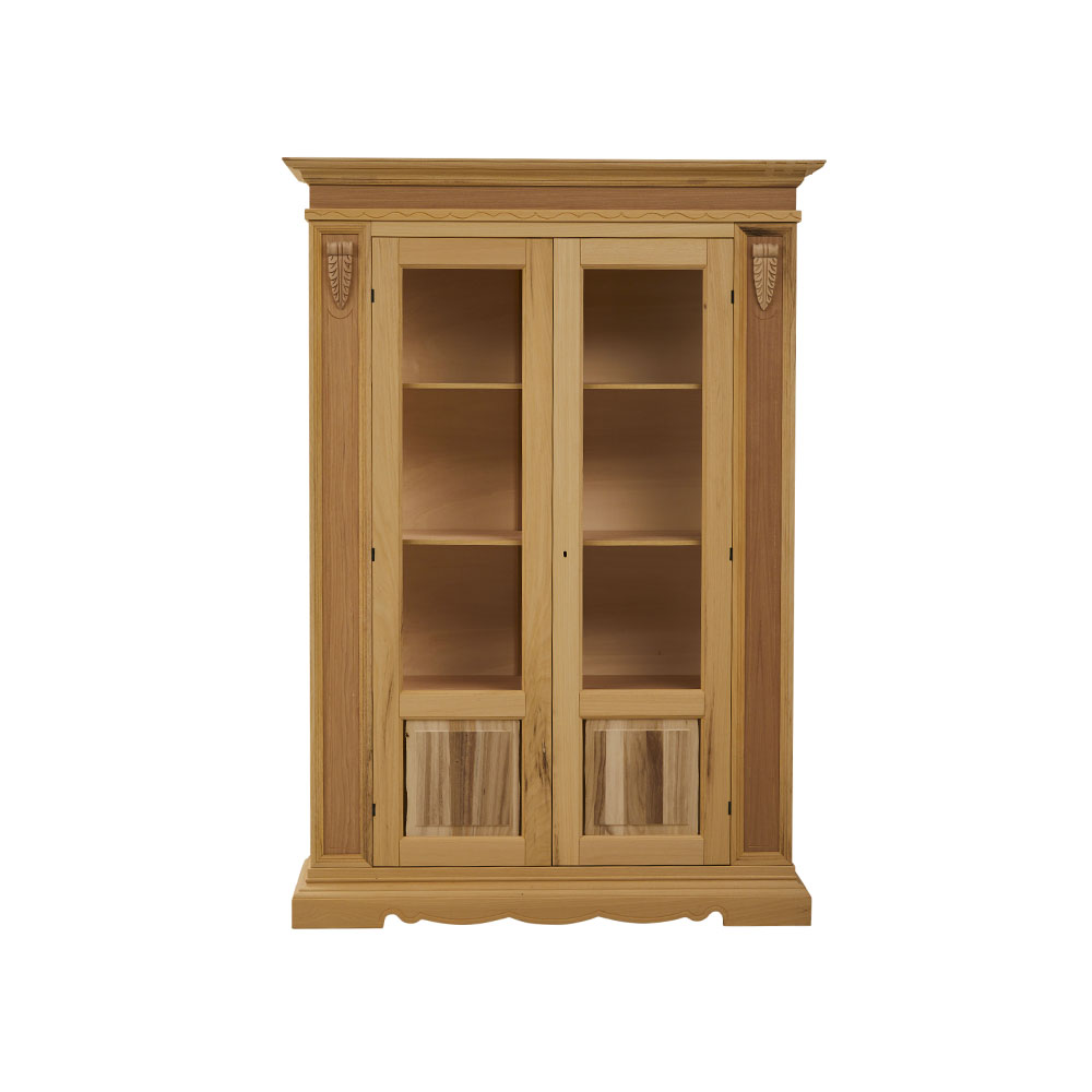 Vitrina lemn masiv 2 usi cu sticla si tablie , elemente decorative , cu dimensiunea 145 x 48 x 212 cm - ZN 901G